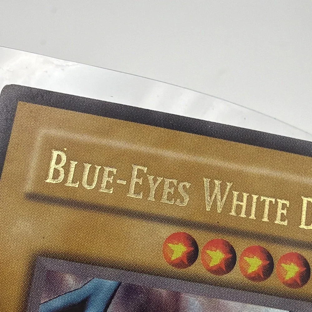 Yugioh Blue-Eyes White Dragon LOB-E001 Ultra Rare